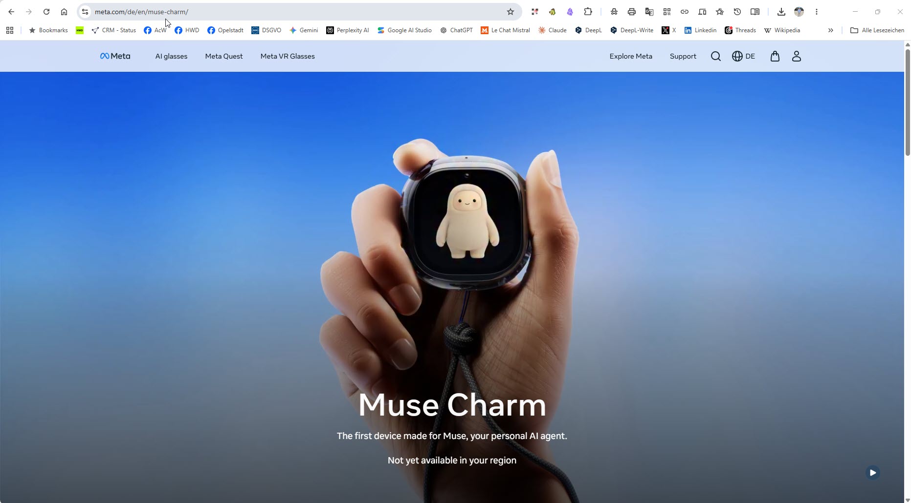 Facebook wirbt für den neuen Agenten mit Muse Charm: The first device made for Muse, your personal AI agent. Not yet available in your Region / Das erste Gerät, das für Muse, deinen persönlichen KI-Assistenten, entwickelt wurde. In deiner Region noch nicht erhältlich / https://www.meta.com/de/en/muse-charm/