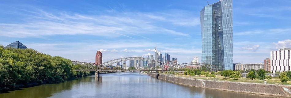 Foto: Achim Weidner, Europäische Zentralbank und Skyline Frankfurt am Main.