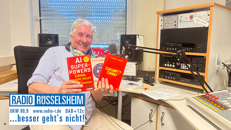 Achim Weidner bei der ersten Sendung "Digitale-Beats" auf Radio Rüsselsheim