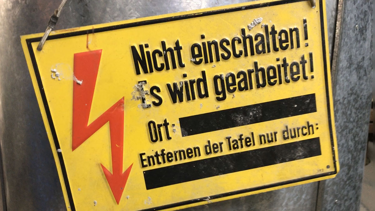 Achtung - Nicht einschalten - es wird gearbeitet