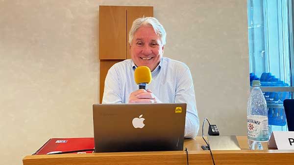 Achim Weidner – Moderator und KI-Officer bei Radio Rüsselsheim